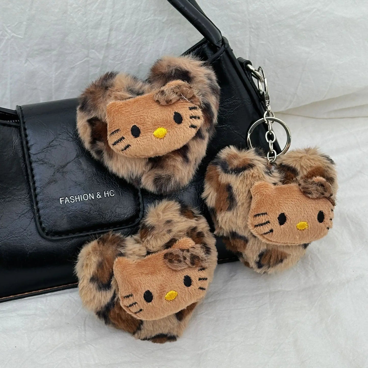 Cartoon Sanrio Hello Kitty Fashion Bag Retro Leopard Doll Pendant Kawaii Anime Toy Keychains Accessories Keyring Christmas Gift