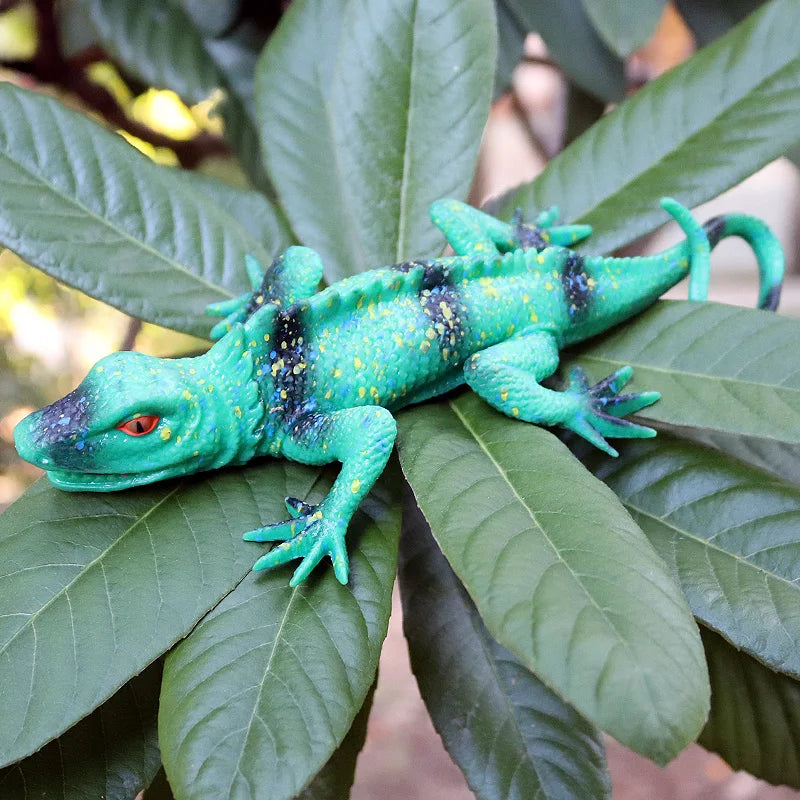 Oenux Insect Animal Wild Reptile Model Soft TPR Mantis Lizard Chameleon Housefly Gekko Action Figures Halloween Trick Kid Toy