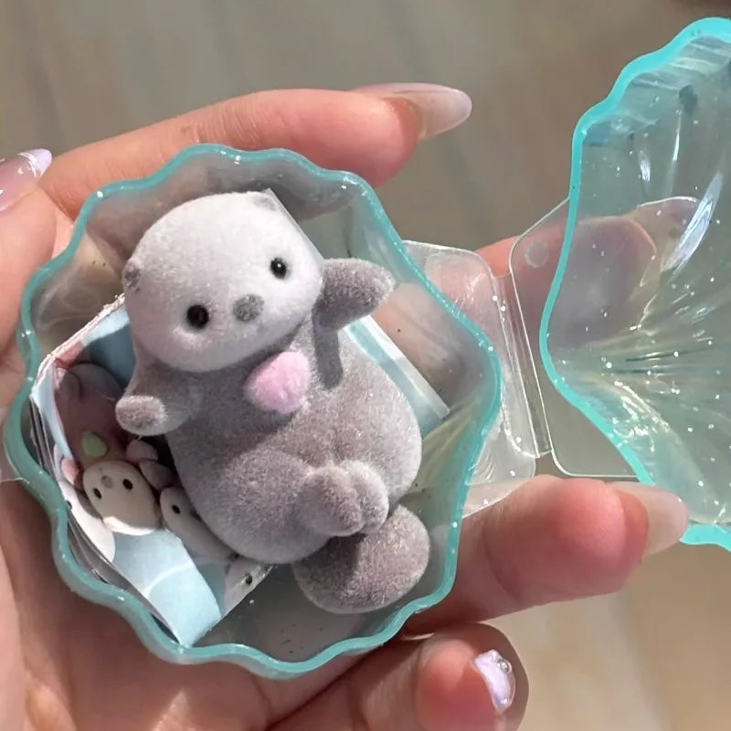 Gashapon Capsule Toy Kawaii Flocking Hand in Hand Otter Shell Animals Figures Model Toys Desktop Decoratoion Ornament Kids Gifts