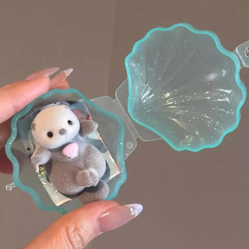 Gashapon Capsule Toy Kawaii Flocking Hand in Hand Otter Shell Animals Figures Model Toys Desktop Decoratoion Ornament Kids Gifts