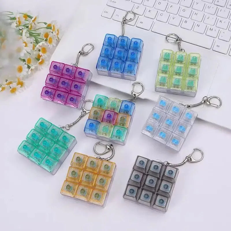 LED Keyboard Fidget Keychain 4/9 Keys Clicker Light Up Button Stress Relief Key Chain for Office Desk Finger Exercise Keycap