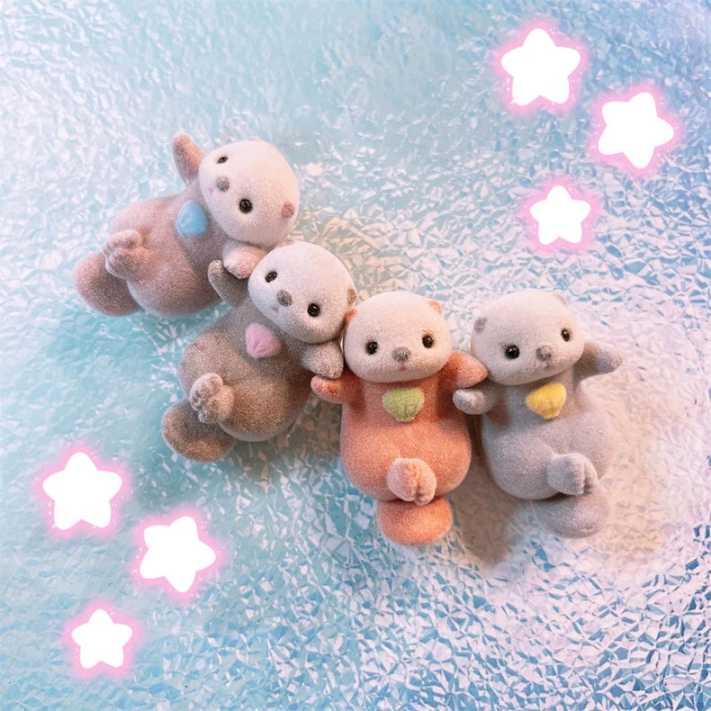 Gashapon Capsule Toy Kawaii Flocking Hand in Hand Otter Shell Animals Figures Model Toys Desktop Decoratoion Ornament Kids Gifts