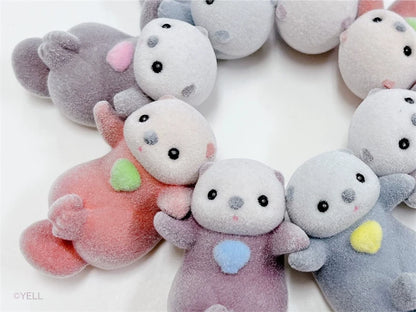 Gashapon Capsule Toy Kawaii Flocking Hand in Hand Otter Shell Animals Figures Model Toys Desktop Decoratoion Ornament Kids Gifts