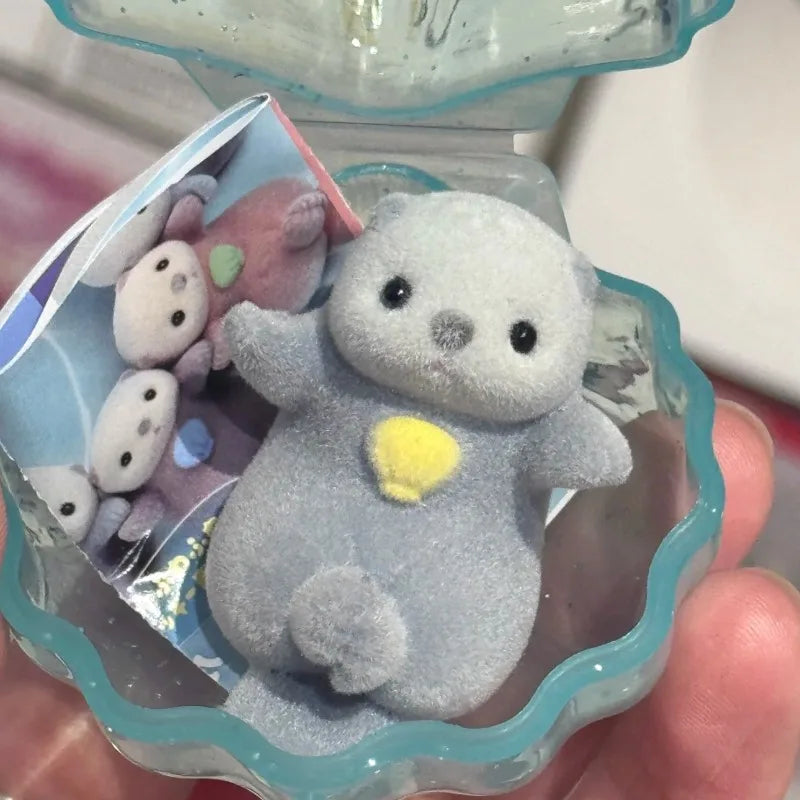 Gashapon Capsule Toy Kawaii Flocking Hand in Hand Otter Shell Animals Figures Model Toys Desktop Decoratoion Ornament Kids Gifts