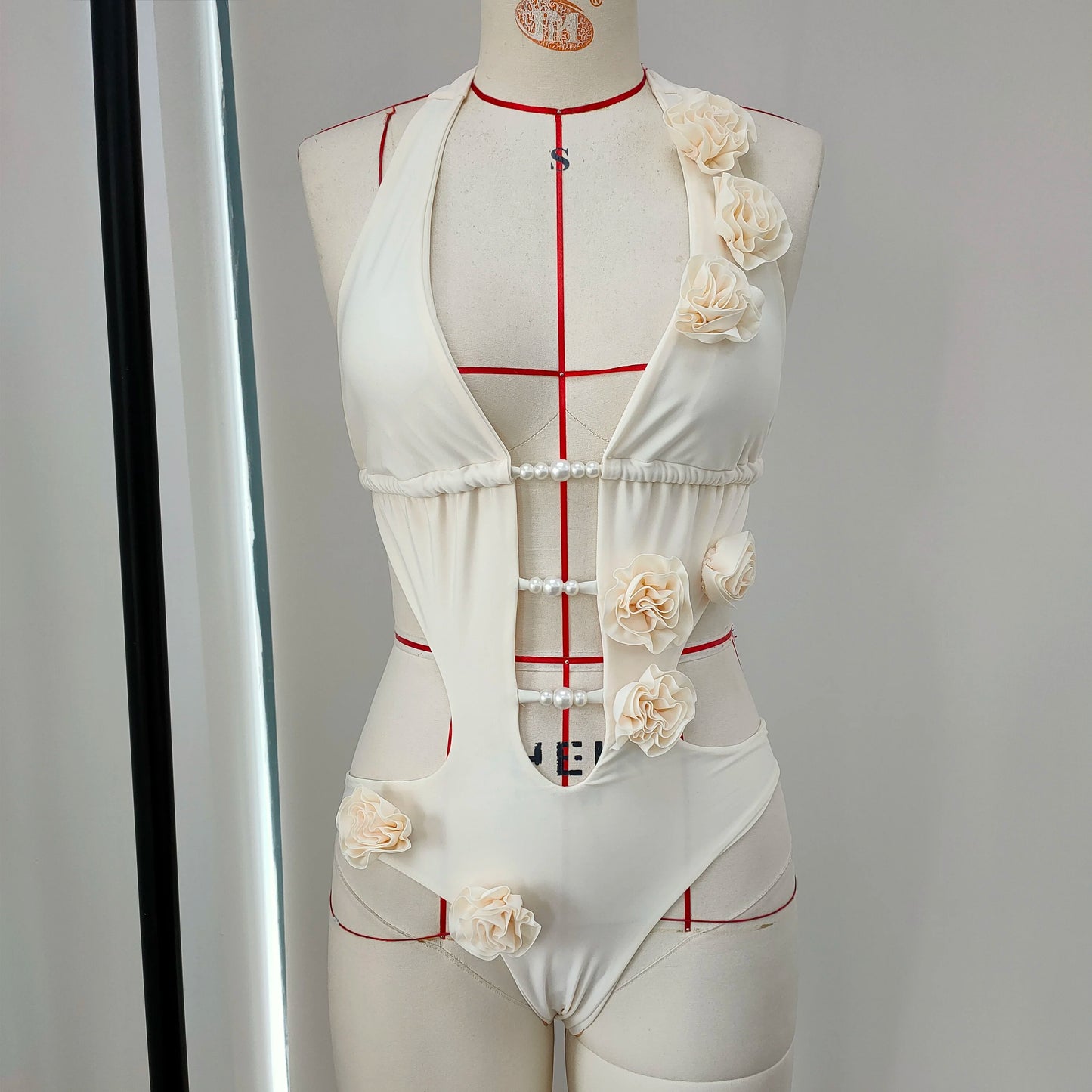2026 New 3D Flowers One Piece Swimsuit Women Solid Sexy Hollow Out Swimwear Tropical Summer Beachwear Bathing Suit Bodysuit