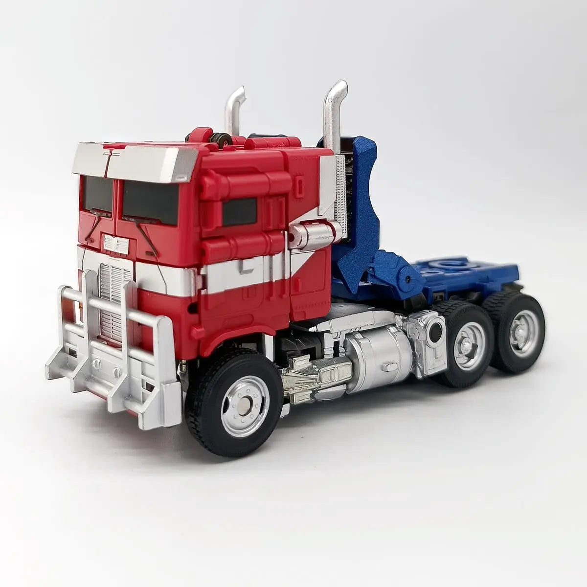 Baiwei Shockwave TW1028 Transformation Toys Sentinel Prime TW1024 Model Ironhide TW1026 Robot Bumblebe TW1025 Figure TW1030