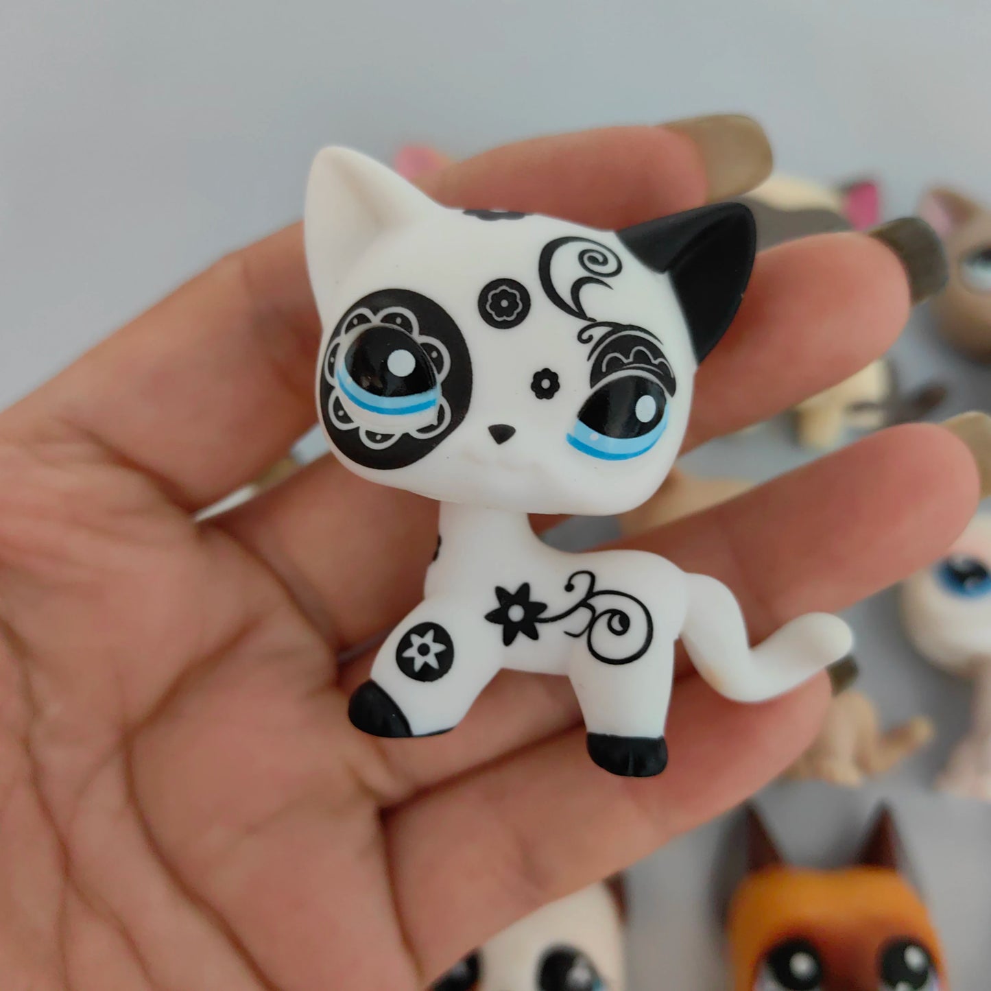 Little Baby pets  LPS Cute Short Hair Cats Deer Tortoise Bear Monkey Dolphin Spaniel Dogs Tortoise Figure Toy Gift
