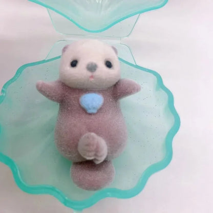 Gashapon Capsule Toy Kawaii Flocking Hand in Hand Otter Shell Animals Figures Model Toys Desktop Decoratoion Ornament Kids Gifts