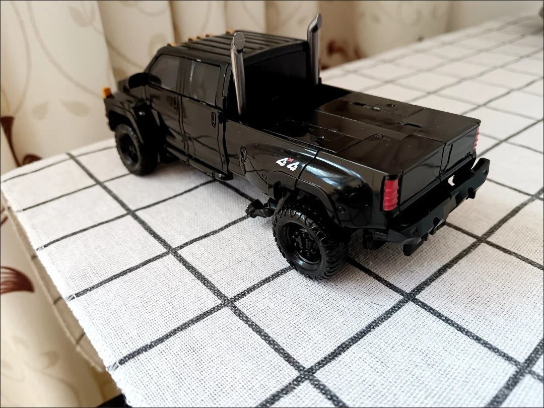 Baiwei Shockwave TW1028 Transformation Toys Sentinel Prime TW1024 Model Ironhide TW1026 Robot Bumblebe TW1025 Figure TW1030