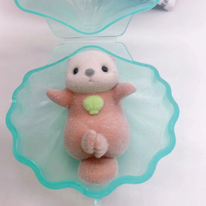 Gashapon Capsule Toy Kawaii Flocking Hand in Hand Otter Shell Animals Figures Model Toys Desktop Decoratoion Ornament Kids Gifts