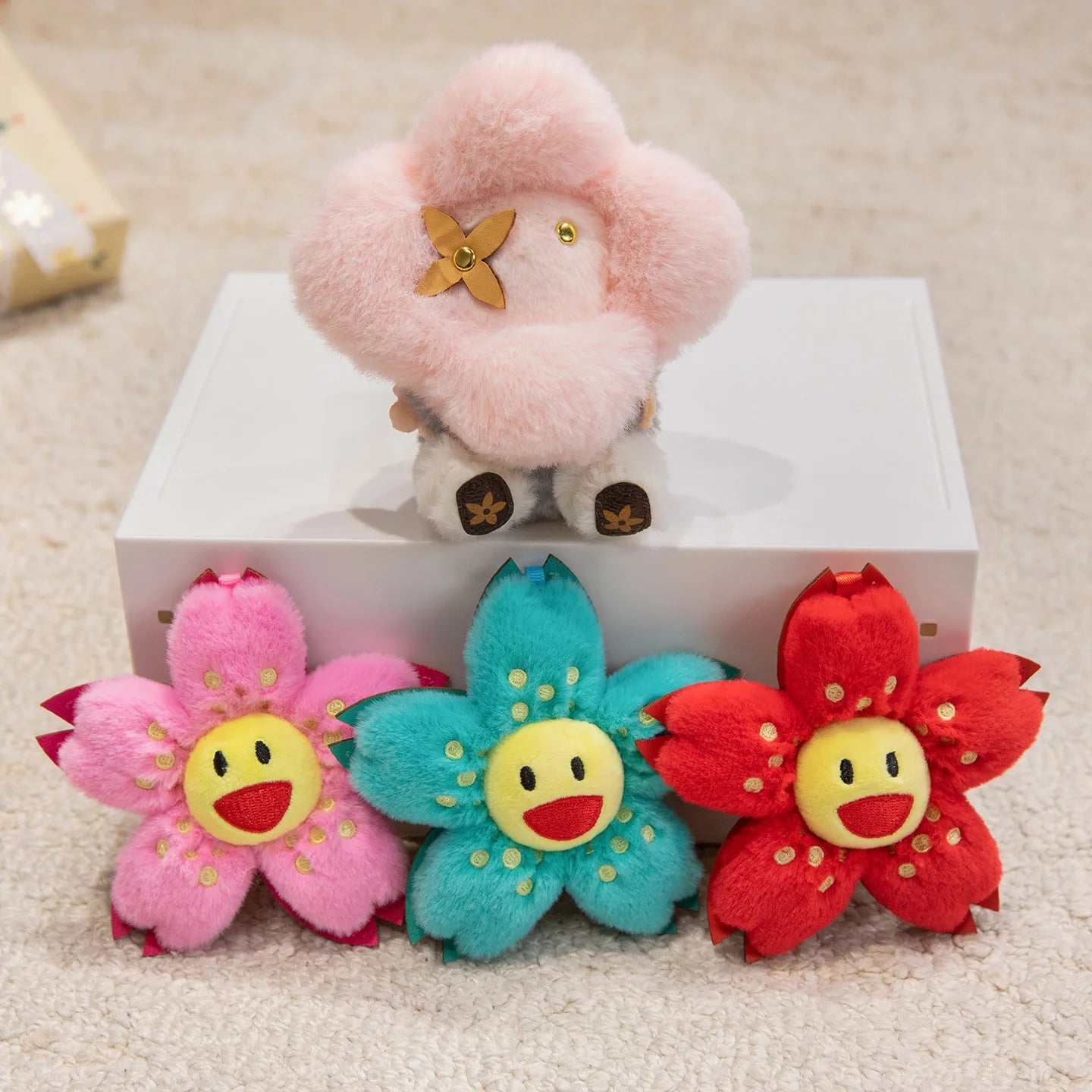 Cute Sunflower Plush Keychain Toy Stuffed Flower Soft Doll Small Pendant Keychain Fashionable Backpack Pendant Christmas Gift