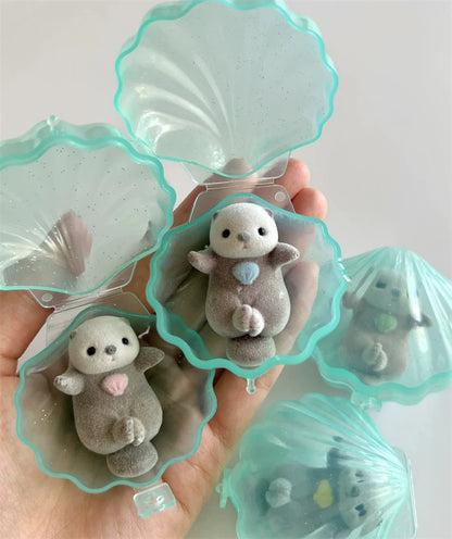 Gashapon Capsule Toy Kawaii Flocking Hand in Hand Otter Shell Animals Figures Model Toys Desktop Decoratoion Ornament Kids Gifts