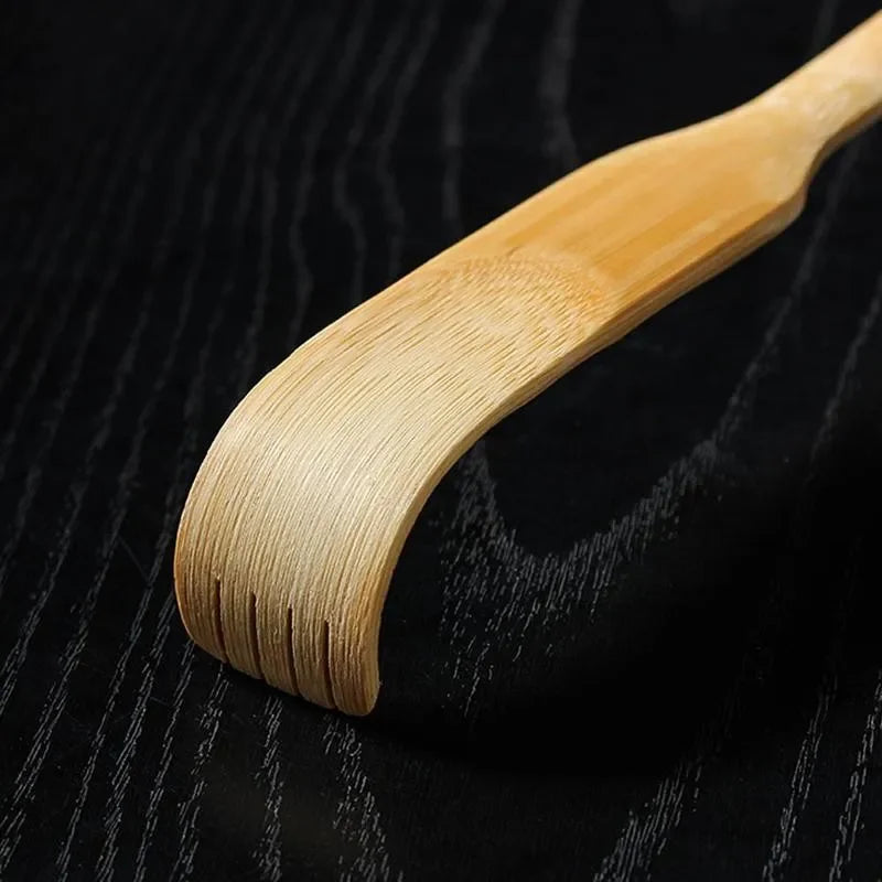 Natural Bamboo Back Scratcher – Soothe Itchy Skin and Unwind, Ideal for Older Adults