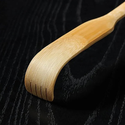 Natural Bamboo Back Scratcher – Soothe Itchy Skin and Unwind, Ideal for Older Adults