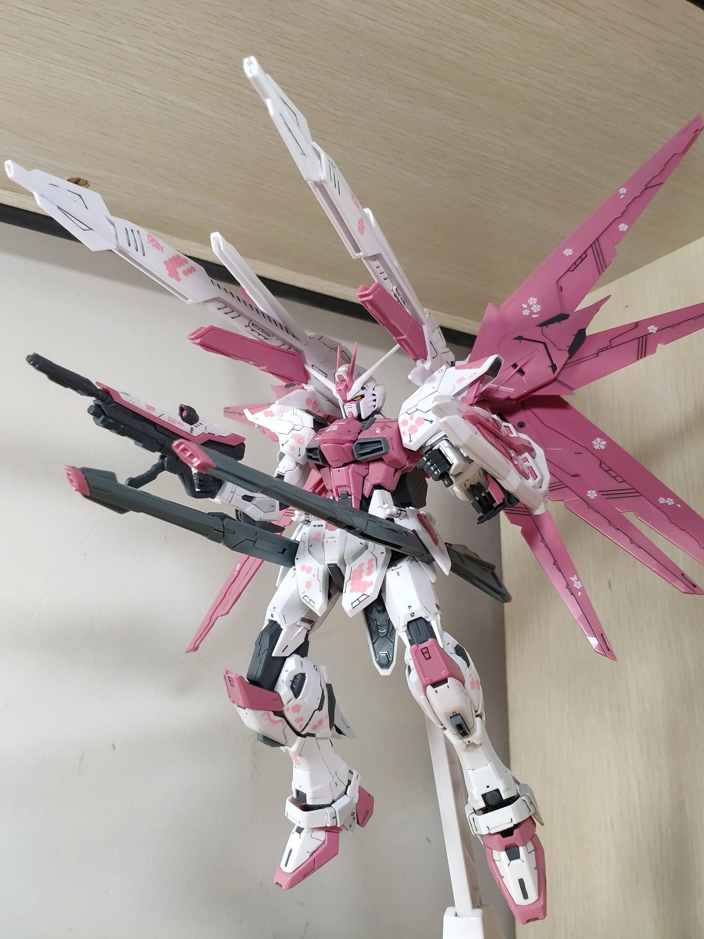 Mg Cherry Blossom Freedom 2.0 Magic Change 1/100 With Cherry Blossom Water Stickers Model Action Figures Toys Collectibles Gifts
